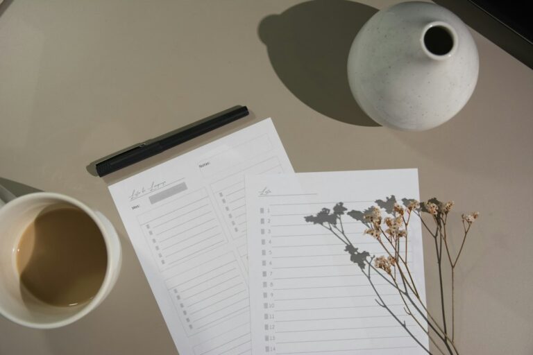 Agenda y materiales para planificar tareas